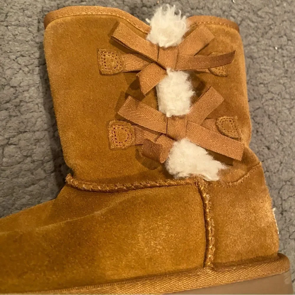 UGG Koolaburra Pull On Short Boot Faux Fur With Bows